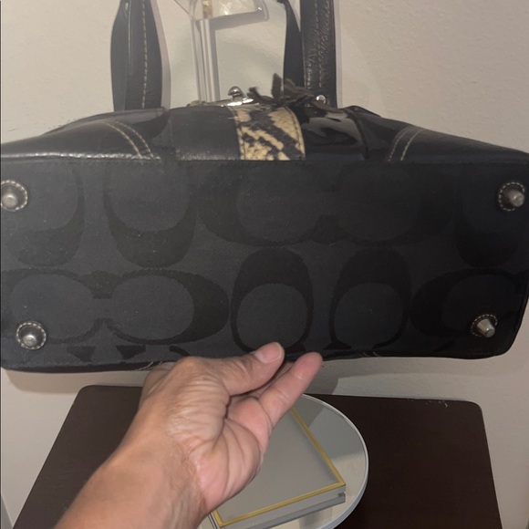 Coach Black and Tan Hampton Hook and Loop Satchel. - Picture 5 of 10